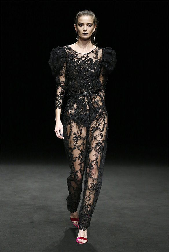 15-colgadas-de-una-percha-las-sorpresas-de-la-080-bcn-fashion-moda-barcelona-desfile-ze-garcia-9