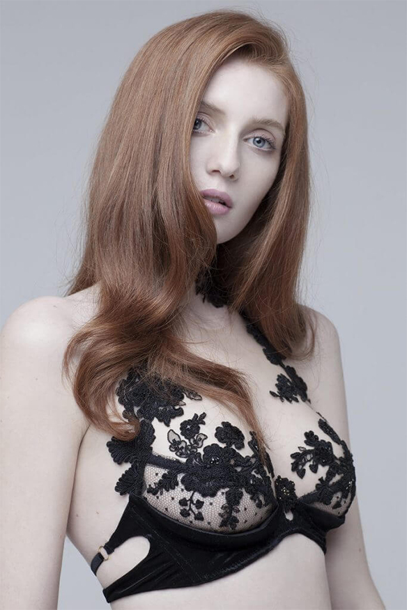 15-colgadas-de-una-percha-san-valentin-lenceria-ropa-interior-lingerie-underwear-saint-valentines-day-cristina-aielli-8