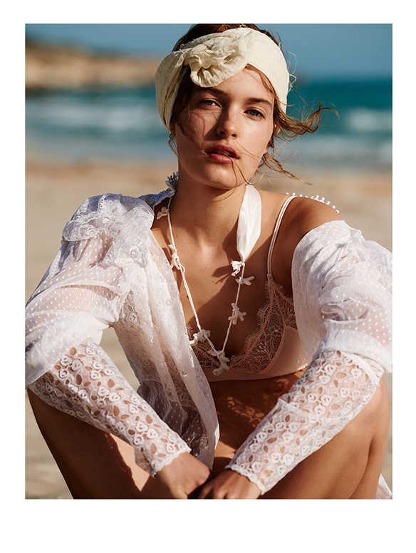 15-colgadas-de-una-percha-san-valentin-lenceria-ropa-interior-lingerie-underwear-saint-valentines-day-love-stories-intimates-10