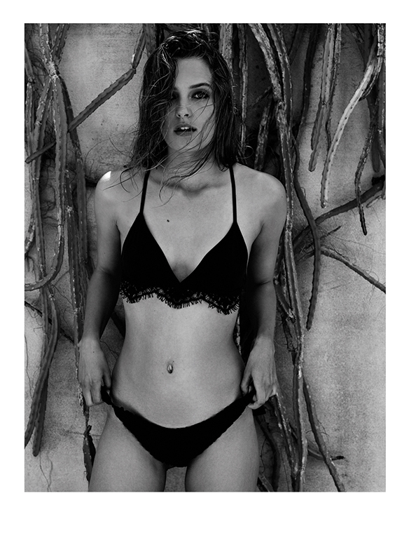 15-colgadas-de-una-percha-san-valentin-lenceria-ropa-interior-lingerie-underwear-saint-valentines-day-love-stories-intimates-7