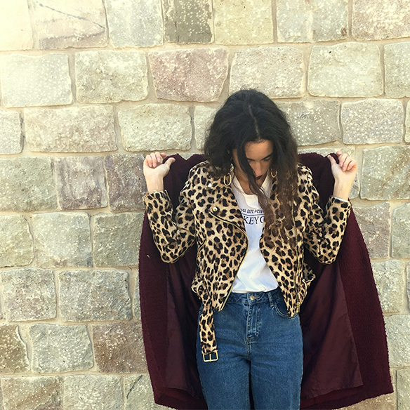 15-colgadas-de-una-percha-blanche-animal-print-leopard-biker-chaqueta-leopardo-abrigo-burdeos-burgundy-coat-mocasines-loafers-6
