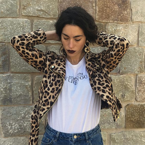 15-colgadas-de-una-percha-blanche-animal-print-leopard-biker-chaqueta-leopardo-abrigo-burdeos-burgundy-coat-mocasines-loafers-8